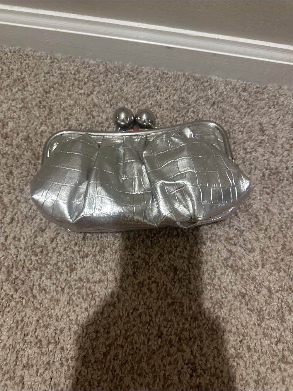 Silver Metallic Clasp Evening Clutch - Unbranded